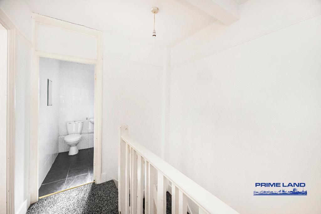 3 Bedroom End Terraced for Sale in London, E6 3SJ