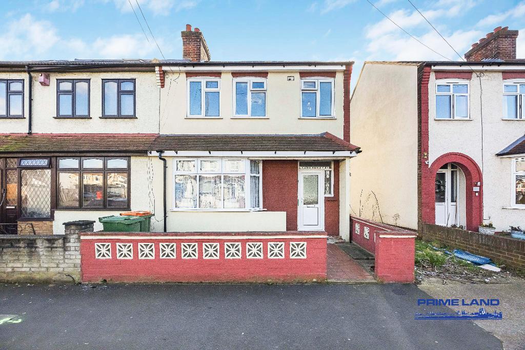3 Bedroom End Terraced for Sale in London, E6 3SJ