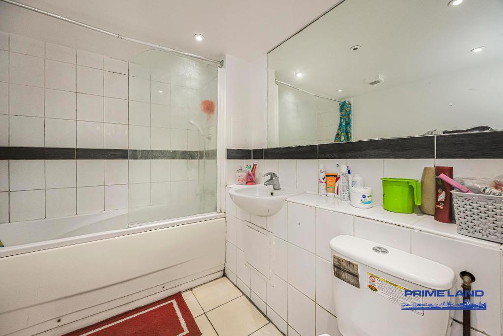 2 Bedroom Flat for Sale in London, E1 3EZ
