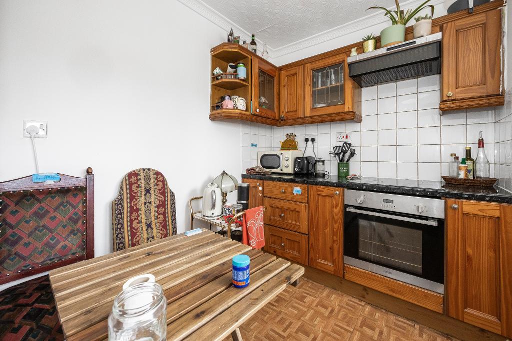1 Bedroom Flat for Sale in London, IG11 0LS