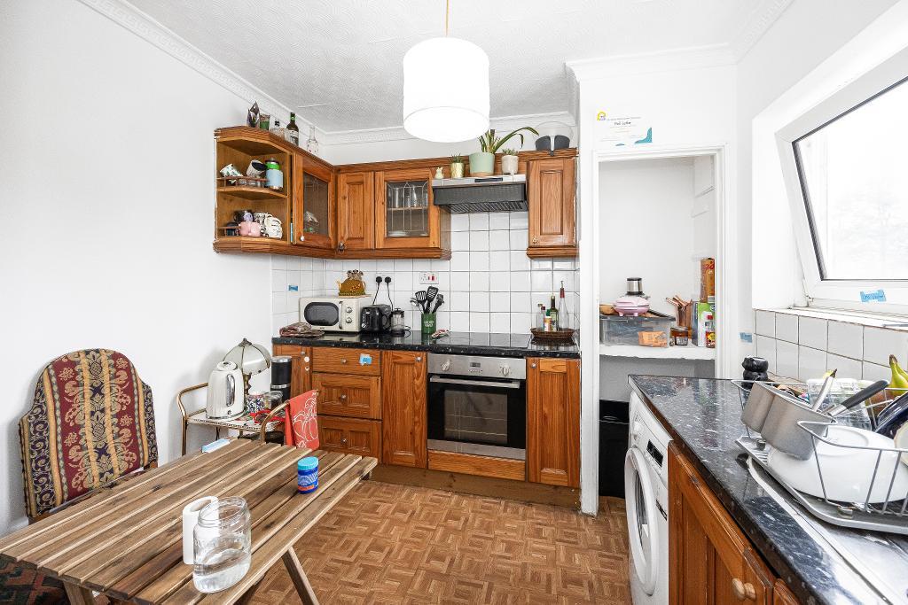 1 Bedroom Flat for Sale in London, IG11 0LS