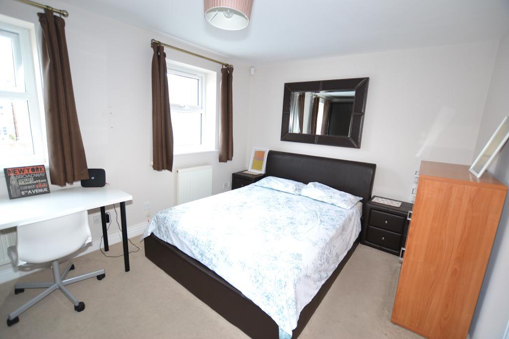 5 Bedroom End Terraced to Rent in London, E1 3HY