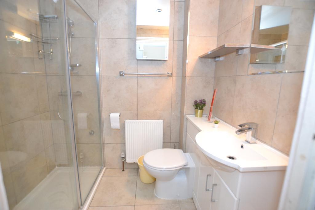 5 Bedroom End Terraced to Rent in London, E1 3HY