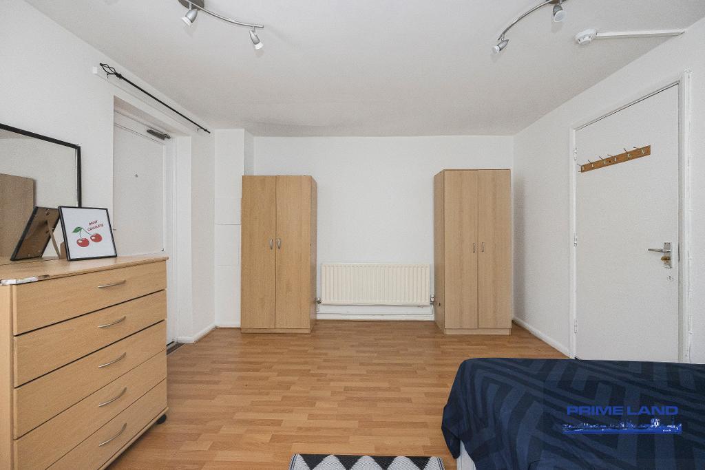 5 Bedroom Terraced to Rent in London, E14 7RA