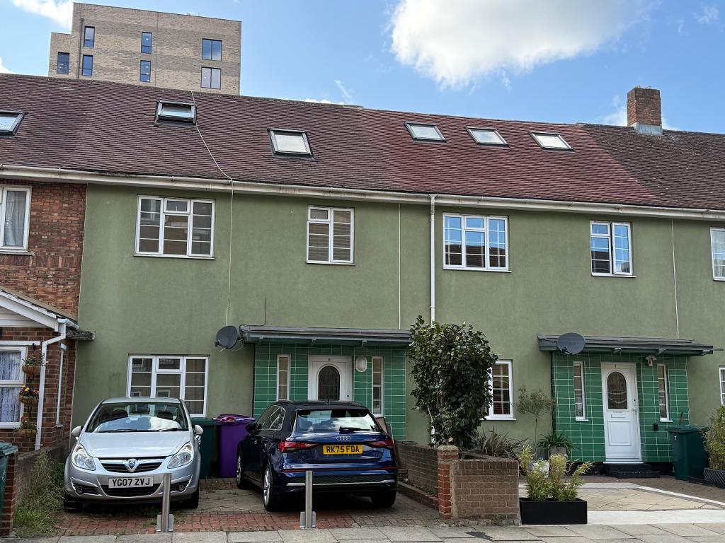 5 Bedroom Terraced to Rent in London, E14 7QY