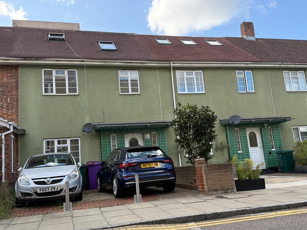 5 Bedroom Terraced to Rent in London, E14 7QY