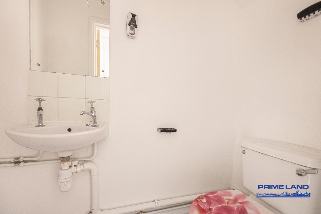 1 Bedroom House Share to Rent in London, E14 7RA