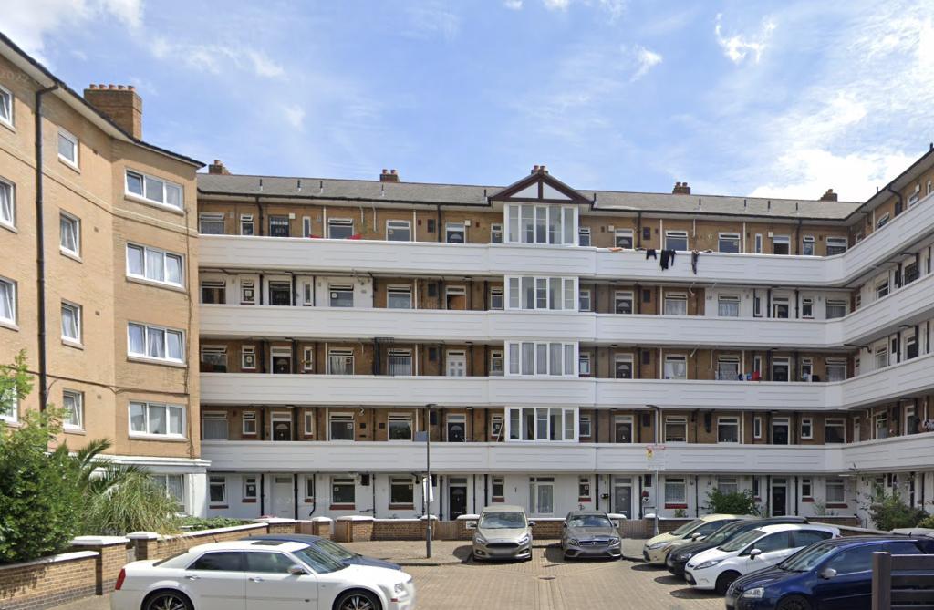 2 Bedroom Flat for Sale in London, E2 0JY