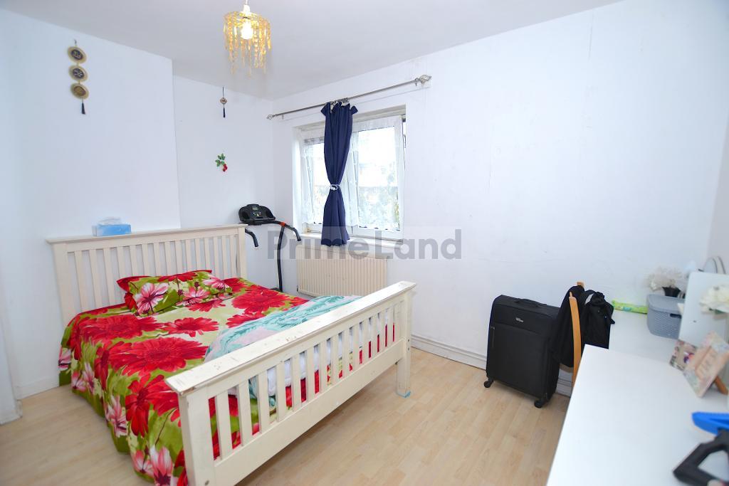 2 Bedroom Flat for Sale in London, E2 0JY