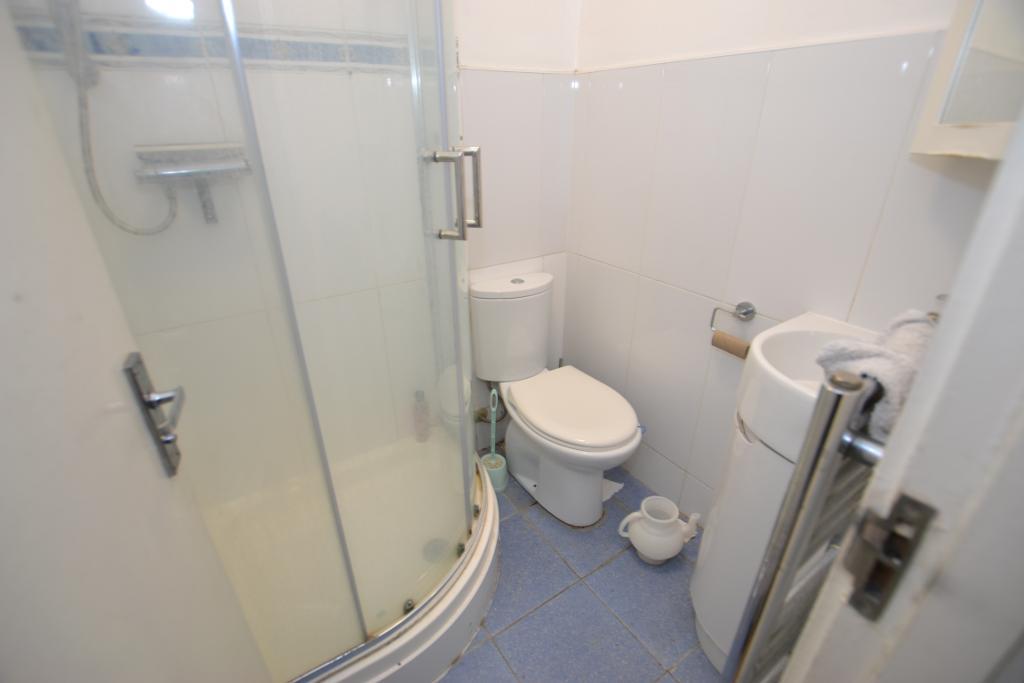 1 Bedroom Flat Share to Rent in London, E2 0HT