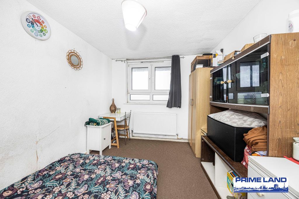 2 Bedroom Flat for Sale in London, E6 3PT