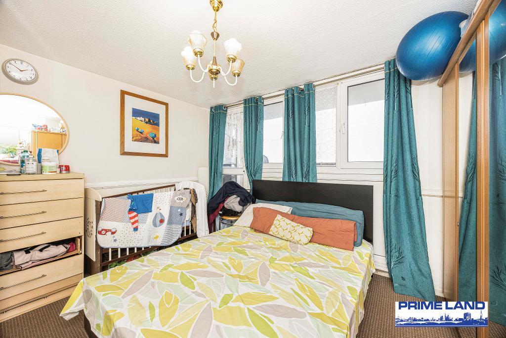 2 Bedroom Flat for Sale in London, E6 3PT
