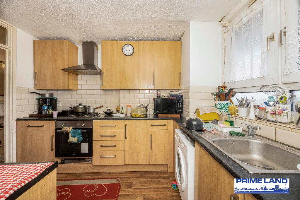 2 Bedroom Flat for Sale in London, E6 3PT