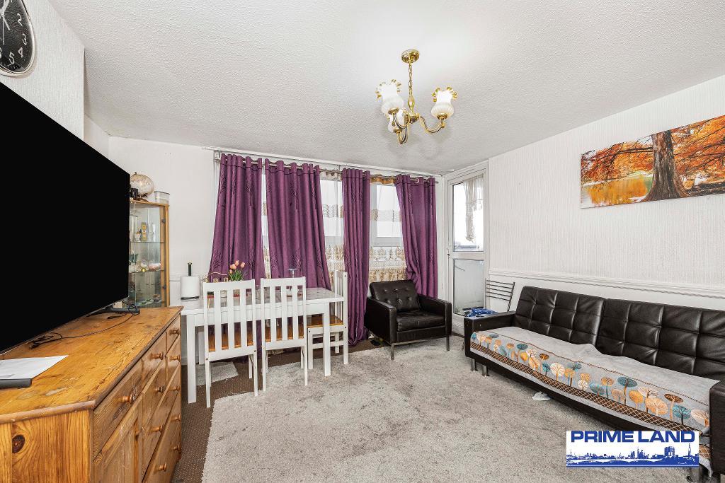 2 Bedroom Flat for Sale in London, E6 3PT