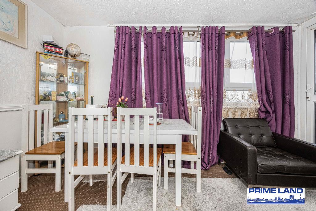 2 Bedroom Flat for Sale in London, E6 3PT
