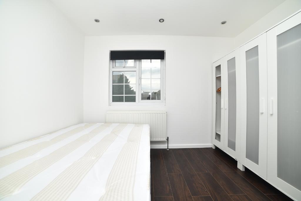 1 Bedroom Terraced to Rent in London, E14 7SH