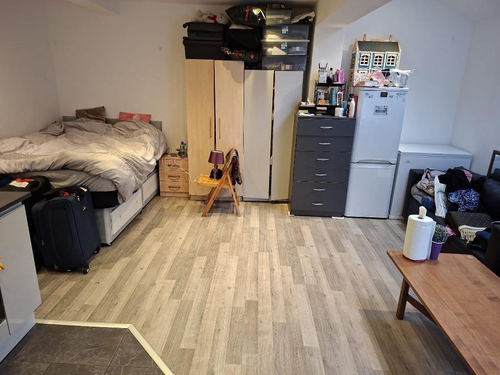1 Bedroom Flat to Rent in London, E15 4DL