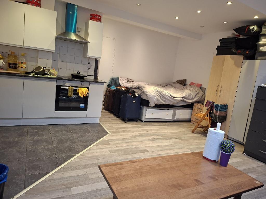 1 Bedroom Flat to Rent in London, E15 4DL