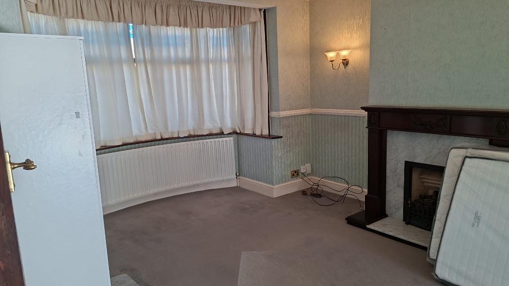 4 Bedroom Detached to Rent in Chadwell Heath, RM6 5BH