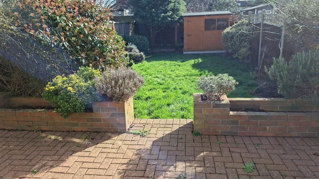 4 Bedroom Detached to Rent in Chadwell Heath, RM6 5BH