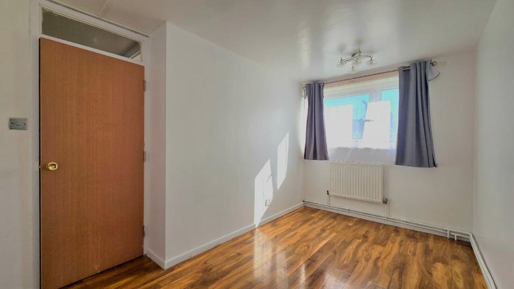3 Bedroom Maisonette to Rent in London, E15 4HW