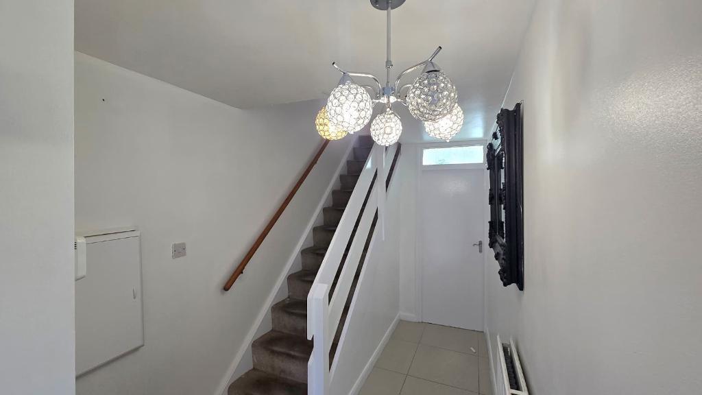3 Bedroom Maisonette to Rent in London, E15 4HW