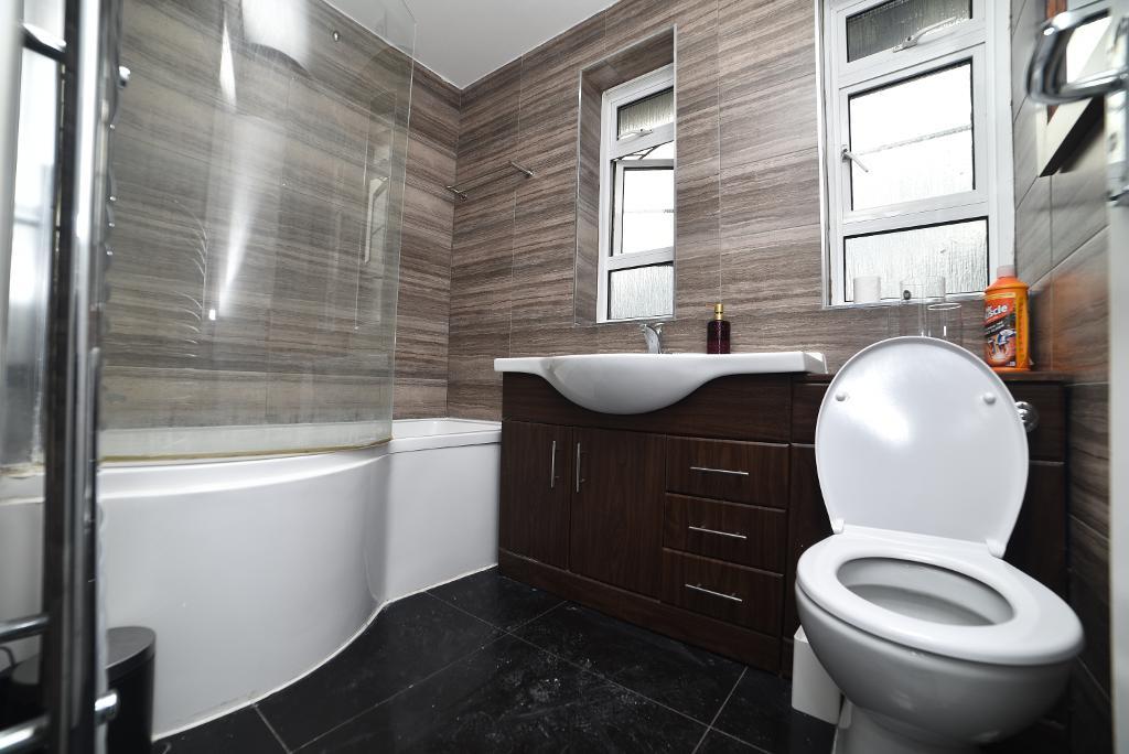 1 Bedroom House Share to Rent in London, E14 7SH