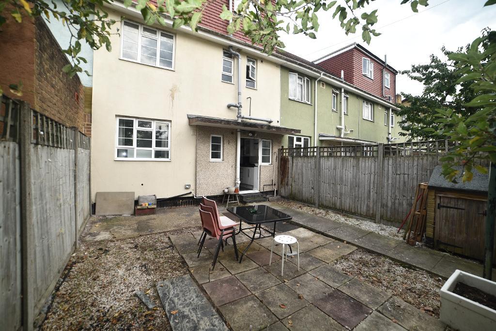 1 Bedroom House Share to Rent in London, E14 7SH