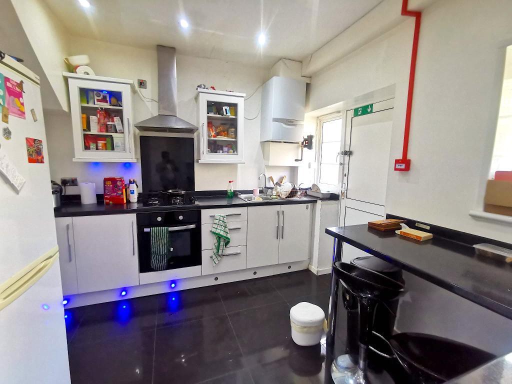 1 Bedroom House Share to Rent in London, E14 7SH