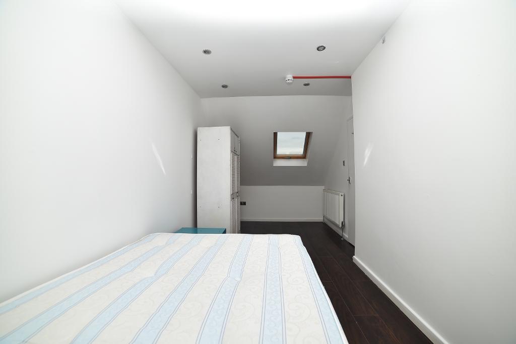 1 Bedroom House Share to Rent in London, E14 7SH