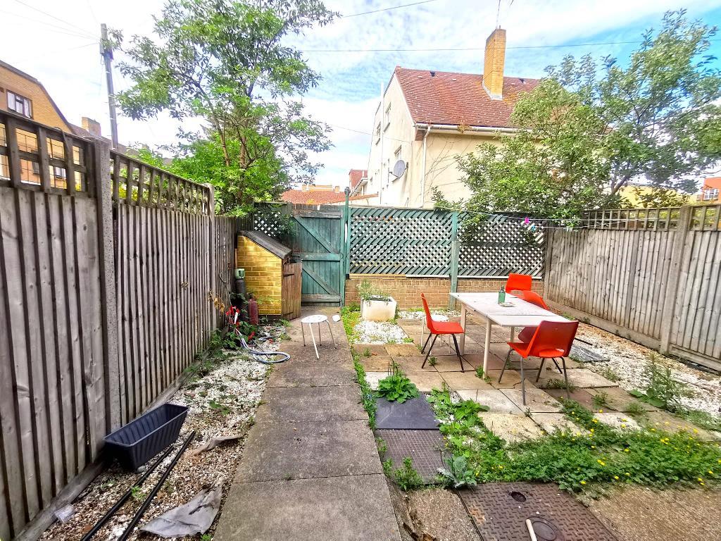 1 Bedroom House Share to Rent in London, E14 7SH