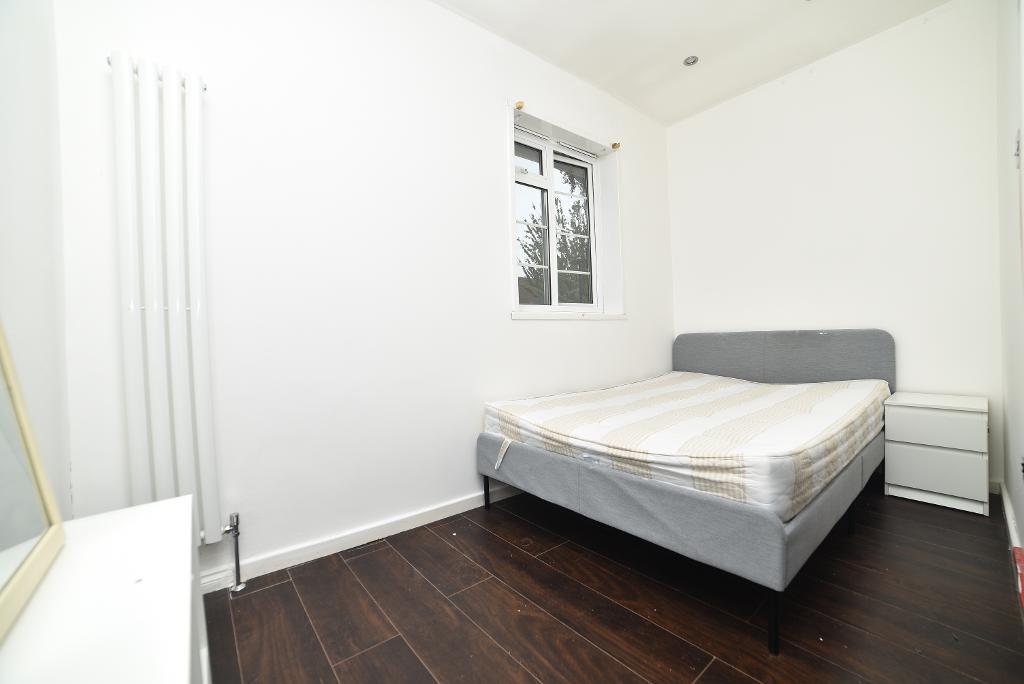 1 Bedroom House Share to Rent in London, E14 7SH