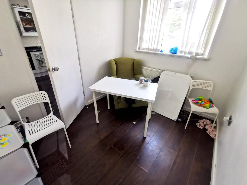 1 Bedroom House Share to Rent in London, E14 7SH