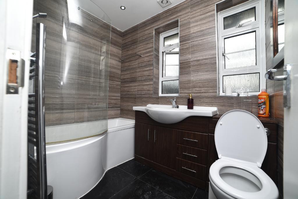 1 Bedroom House Share to Rent in London, E14 7SH