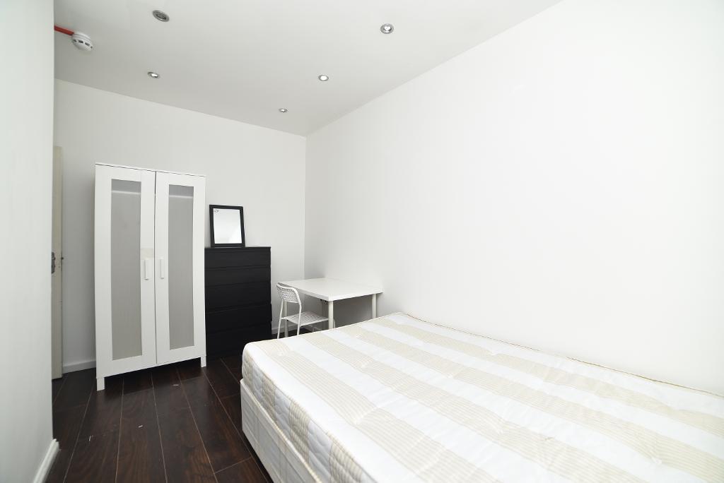 1 Bedroom House Share to Rent in London, E14 7SH