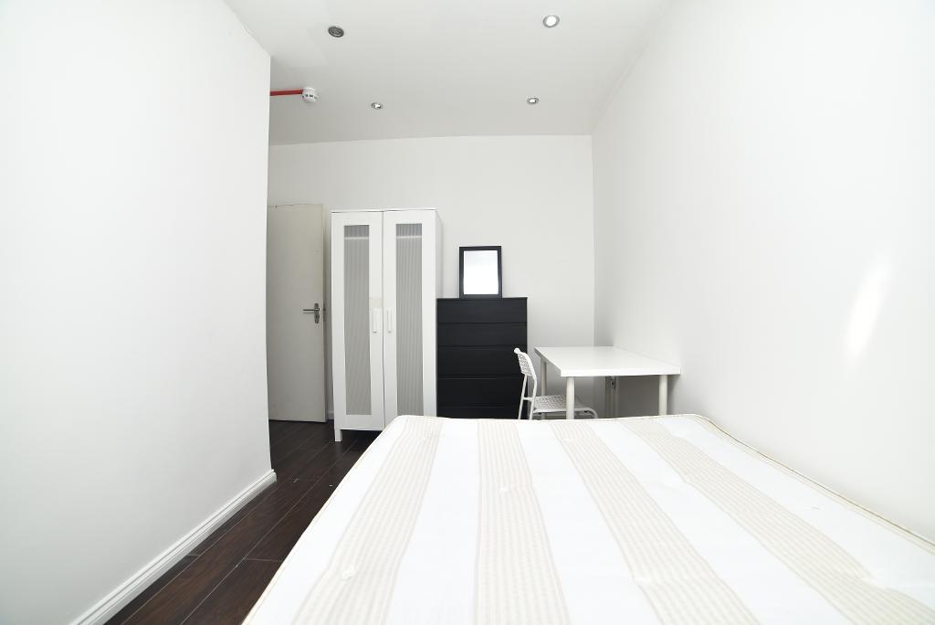 1 Bedroom House Share to Rent in London, E14 7SH