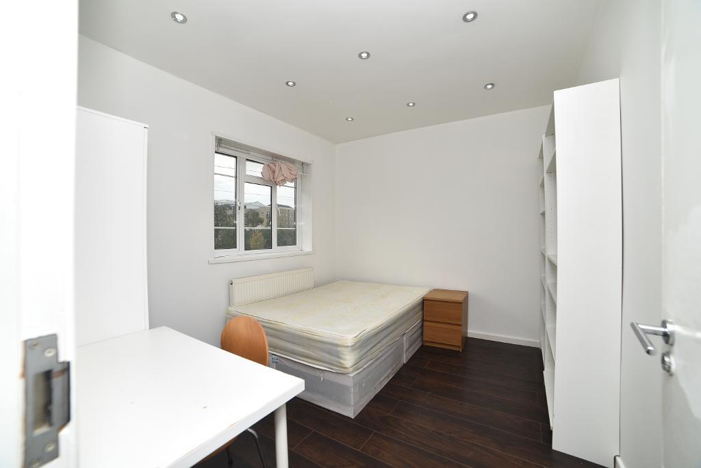 1 Bedroom House Share to Rent in London, E14 7SH