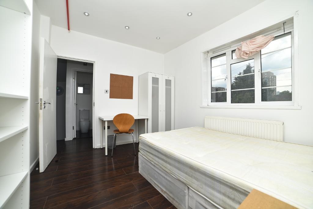 1 Bedroom House Share to Rent in London, E14 7SH