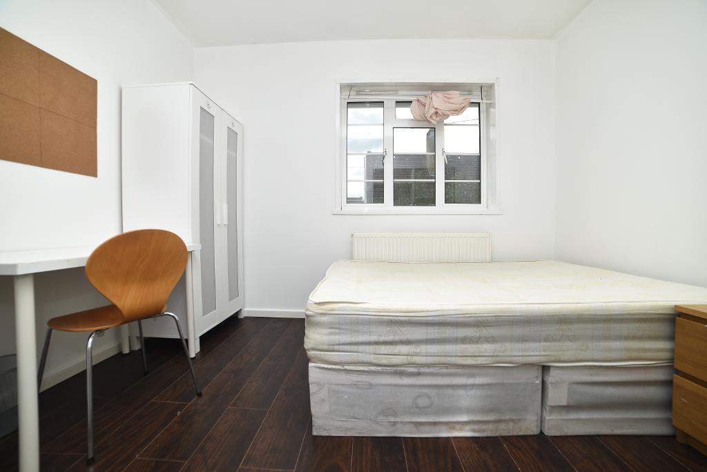 1 Bedroom House Share to Rent in London, E14 7SH