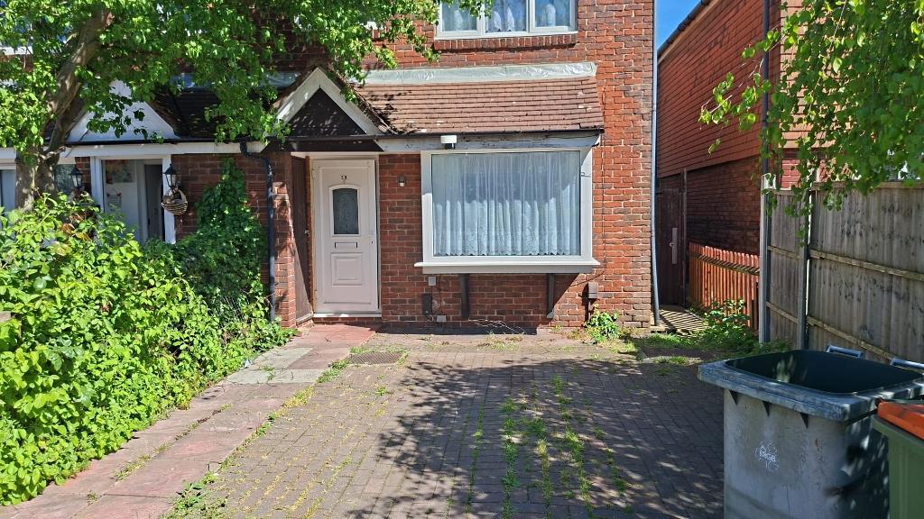 4 Bedroom End Terraced to Rent in London, E6 5RN