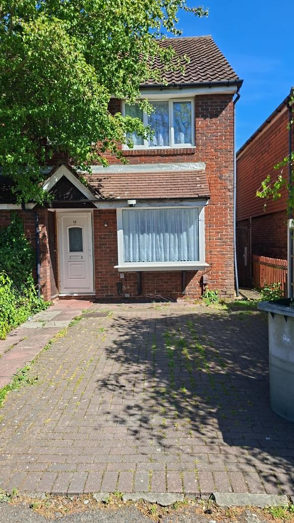 4 Bedroom End Terraced to Rent in London, E6 5RN