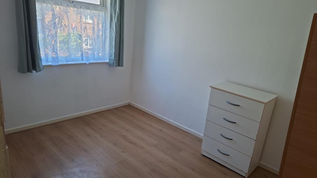 4 Bedroom End Terraced to Rent in London, E6 5RN