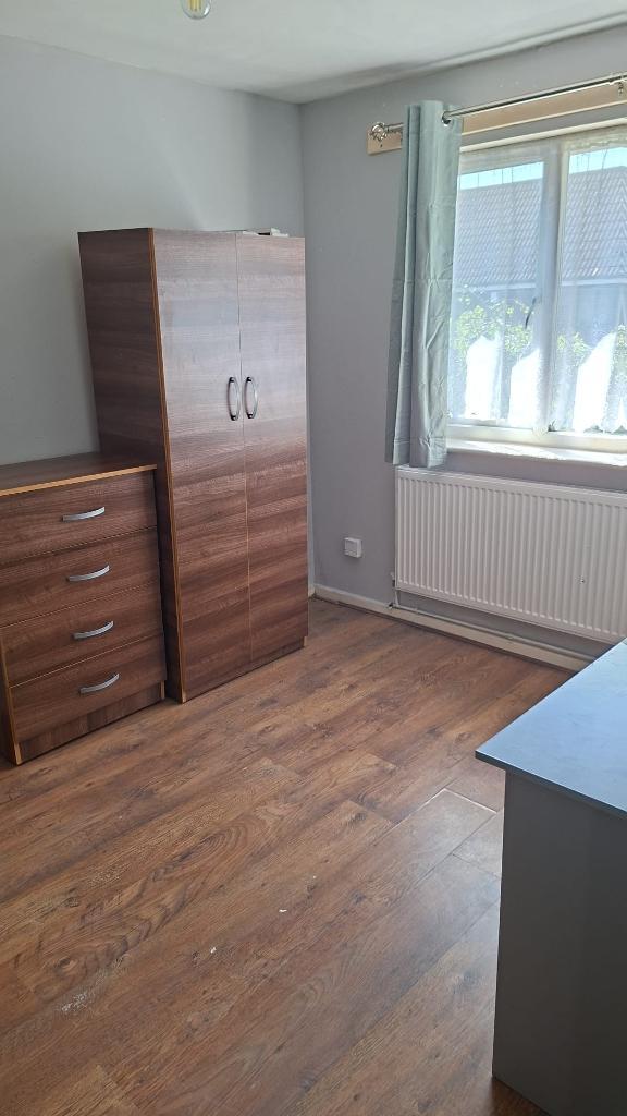 4 Bedroom End Terraced to Rent in London, E6 5RN