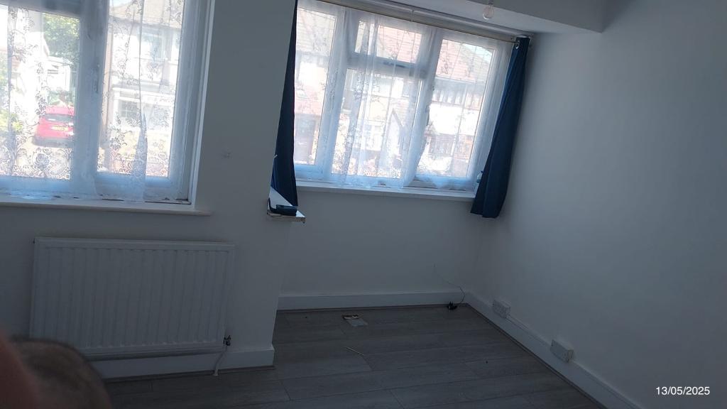 2 Bedroom Semi-Detached to Rent in London, RM8 3PJ