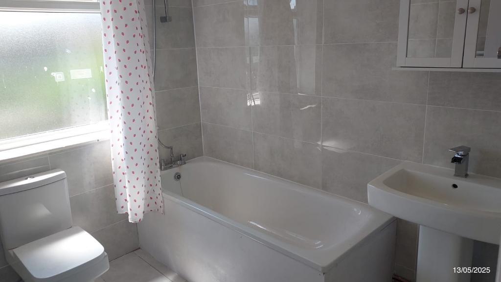 2 Bedroom Semi-Detached to Rent in London, RM8 3PJ