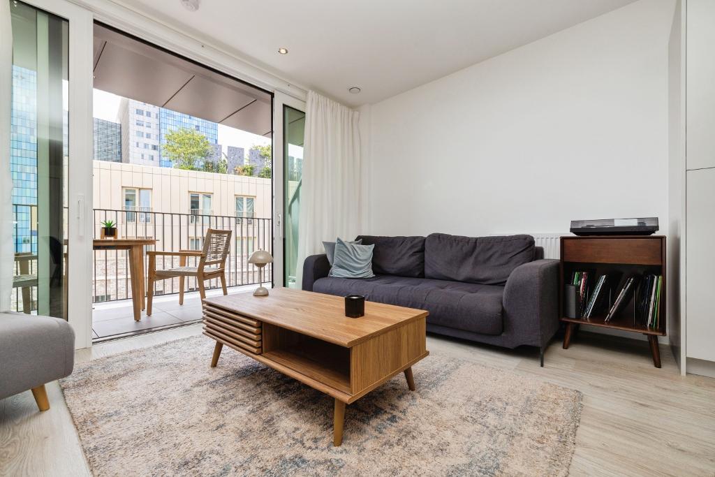 2 Bedroom Flat to Rent in London, E1 2GA