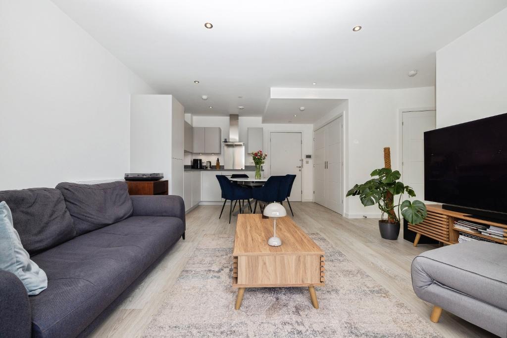 2 Bedroom Flat to Rent in London, E1 2GA