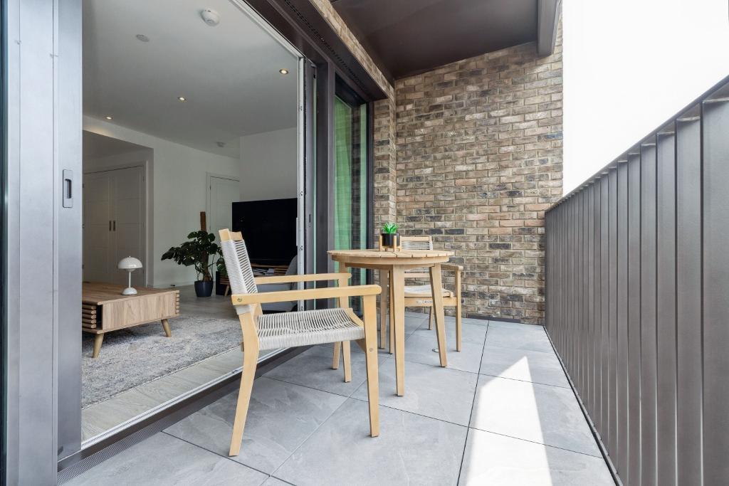 2 Bedroom Flat to Rent in London, E1 2GA