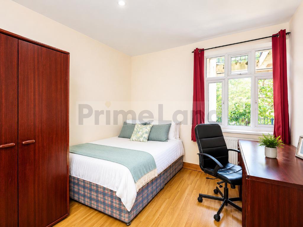 2 Bedroom Flat for Sale in London, E1 5LW