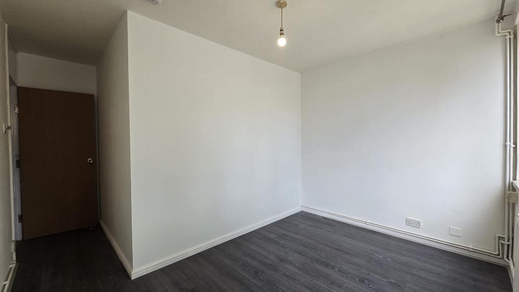 4 Bedroom Maisonette to Rent in London, E1W 3ER